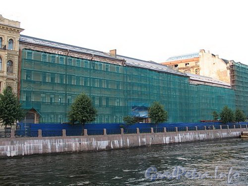 Реконструкция комплекса зданий (дд. 79-75) по набережной реки Мойки. Фото август 2010 г.