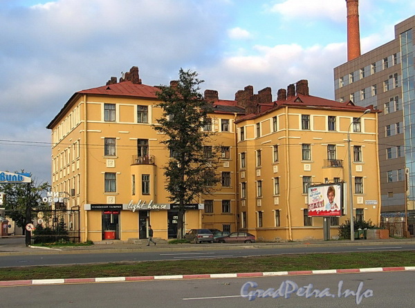 Выборгская наб., д. 53. Общий вид. Фото сентябрь 2011 г.