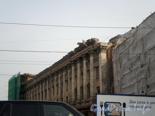 Наб. Робеспьера, д. 32. Работы по демонтажу здания. Фото апрель 2008 г.