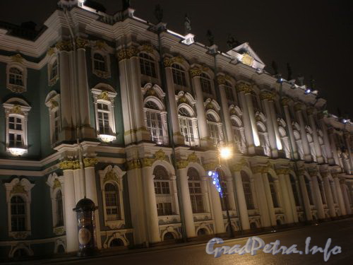 Ночное оформление Зимнего Дворца со стороны Дворцовой набережной. 2008 г.