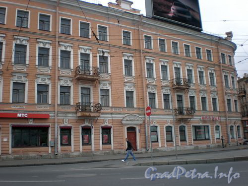 Ждановская наб., д. 1. Общий вид здания. Сентябрь 2008 г.