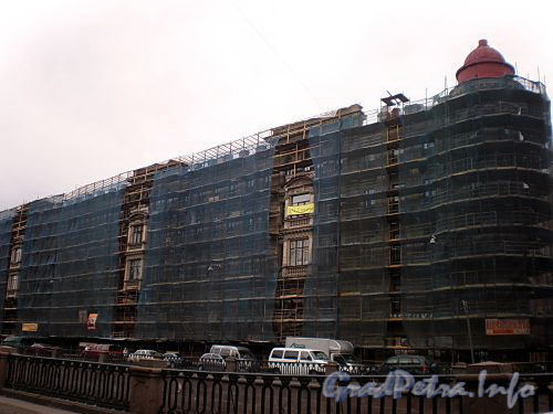 Наб. канала Грибоедова, д. 71. Доходный дом В.А.Ратькова-Рожнова. Реставрация фасада. Фото апрель 2009 г.