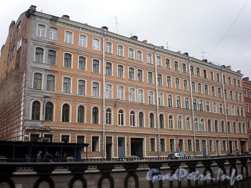 Наб. канала Грибоедова, д. 49. Бывший доходный дом. Общий вид здания. Фото апрель 2009 г.