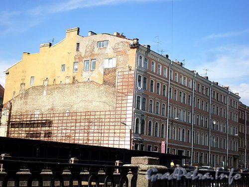 Наб. канала Грибоедова, д. 49. Бывший доходный дом. Общий вид здания. Фото июль 2009 г.