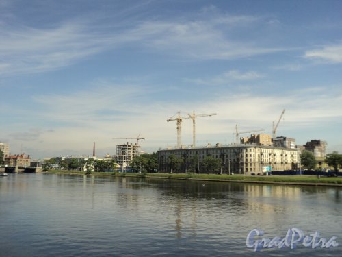 Вид на набережную Адмирала Лазарева от Лазаревского моста. Фото июнь 2010 г.