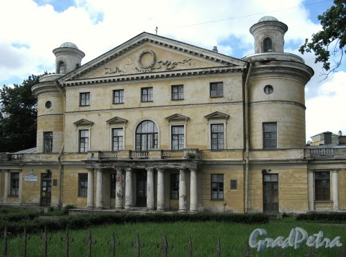 Свердловская наб., д. 40, лит. А. Фасад основного здания. Фото июнь 2009 г.