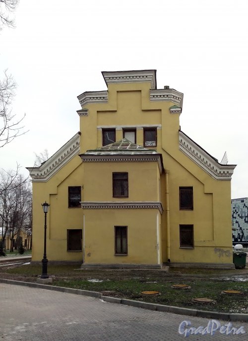 Свердловская наб., д. 40, корп. 3, лит. И. Западный фасад здания. Фото январь 2014 г.
