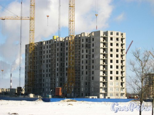 Строительство одного из корпусов жилого комплекса «Мой Город». Фото 22 марта 2013 года.