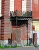 Пироговская наб., д. 19. Особняк и контора Э. Нобеля. Решетка балкона. Фото июль 2009 г.