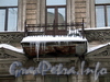 Ул. Рылеева, д. 8. Бывший доходный дом. Решетка балкона. Фото февраль 2010 г.