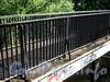Ограда Уткина пешеходного моста. Фото июнь 2009 г.
