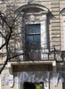 Фурштатская ул., д. 10. Доходный дом В.П. Орлова-Давыдова. Решетка балкона. Фото май 2010 г.