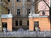 Фурштатская ул., д. 36. Ворота между корпусами. Фото май 2010 г.
