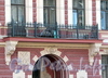 Наб. реки Мойки, д. 82. Доходный дом М.С. Воронина. Решетка балкона. Фото июнь 2010 г.
