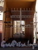 Гродненский пер., д. 20. Решетка ворот. Фото апрель 2010 г.