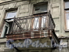 Верейская ул., д. 31. Решетка балкона. Фото май 2010 г.