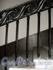 Рузовская ул., д. 9. Фрагмент решетки перил лестницы. Фото август 2010 г.