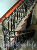 Барочная ул., д. 2. Решетка перил лестницы. Фото сентябрь 2010 г.