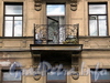 Петрозаводская ул., д. 3. Балкон лицевого корпуса. Фото сентябрь 2010 г.