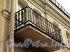 Гагаринская ул., д. 4 / Шпалерная ул., д. 2 (угловая часть). Корпус по Гагаринской улице. Решетка балкона. Фото сентябрь 2010 г.