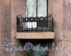 Кронверкский пр., д. 65 (левая часть) / Татарский пер., д. 1. Угловой балкон. Фото октябрь 2010 г.