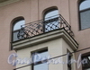 Кронверкский пр., д. 75. Балконное ограждение эркера. Фото октябрь 2010 г.