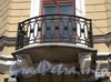 Наб. реки Мойки, д. 20 (18 А). Здание Придворной певческой капеллы. Левый корпус. Угловой балкон. Фото июнь 2010 г.