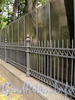 Наб. Малой Невки, д. 12, лит. А. Фрагмент ограды. Фото сентябрь 2010 г.