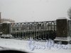 Ограда набережной реки Фонтанки у Пантелеймоновского моста. Фото 1 апреля 2013 г.