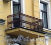 9-я Красноармейская ул., д. 11. Бывший доходный дом. Балкон. Фото июль 2009 г. 