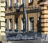Ворота между домами 19 и 19-21 по ул. Достоевского. Фото июль 2009 г.