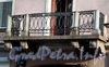 Казанская ул., д. 42. Доходный дом П.Ю.Сюзора. Балкон. Фото август 2009 г.