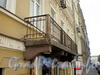 Лермонтовский пр., д. 9. Бывший доходный дом. Решетка балкона. Фото август 2009 г.