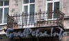 Гороховая ул., д. 58. Бывший доходный дом. Решетка балкона. Фото июль 2009 г.