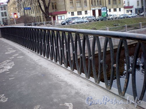 Ограда Петропавловского моста. Фото декабрь 2009 г.