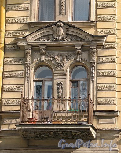 Малодетскосельский пр., д. 36. Решетка балкона. Фото май 2010 г.
