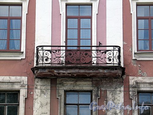 Потемкинская ул., д. 9. Решетка балкона. Фото май 2010 г.