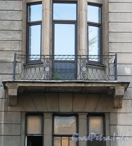 Рузовская ул., д. 9. Решетка балкона. Фото август 2010 г.