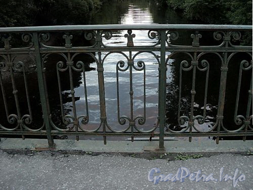 Фрагмент ограды Барочного моста. Фото сентябрь 2010 г.