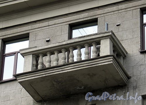 Кронверкский пр., д. 47. Балкон. Фото октябрь 2010 г.