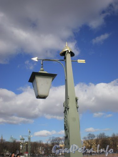 Иоанновский мост. Фонарь. Март 2009 г.
