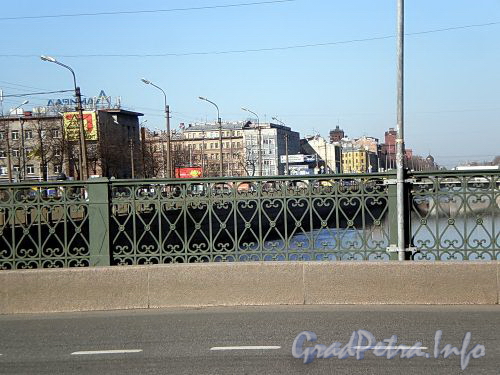 Ограда Варшавского моста. Фото апрель 2009 г.