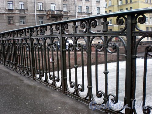 Ограда моста Декабристов. Фото март 2009 г.