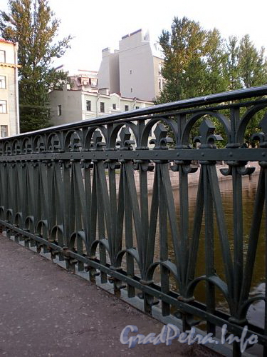 Ограда Аларчина моста. Фото август 2009 г.