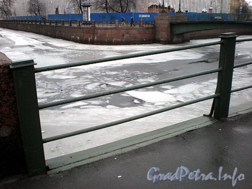 Ограда Матвеева моста. Фото март 2009 г.