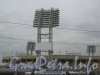Петровский остров, дом 2. Мачта освещения стадиона. Вид с Тучкова моста. Фото 26 июня 2012 г.