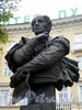 Памятник А. Бетанкуру в сквере перед корпусом Петербургского государственного университета путей сообщения (ПГУПС). Фото сентябрь 2009 г.