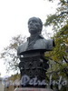 Памятник-бюст Антонио Ринальди на Манежной площади. Фото октябрь 2009 г.