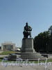 Памятник А.С. Грибоедову на Пионерской площади. Фото май 2010 г.
