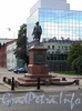 Памятник Петру I на Малом Сампсониевском проспекте напротив Сампсониевского собора. Фото сентябрь 2011 г.